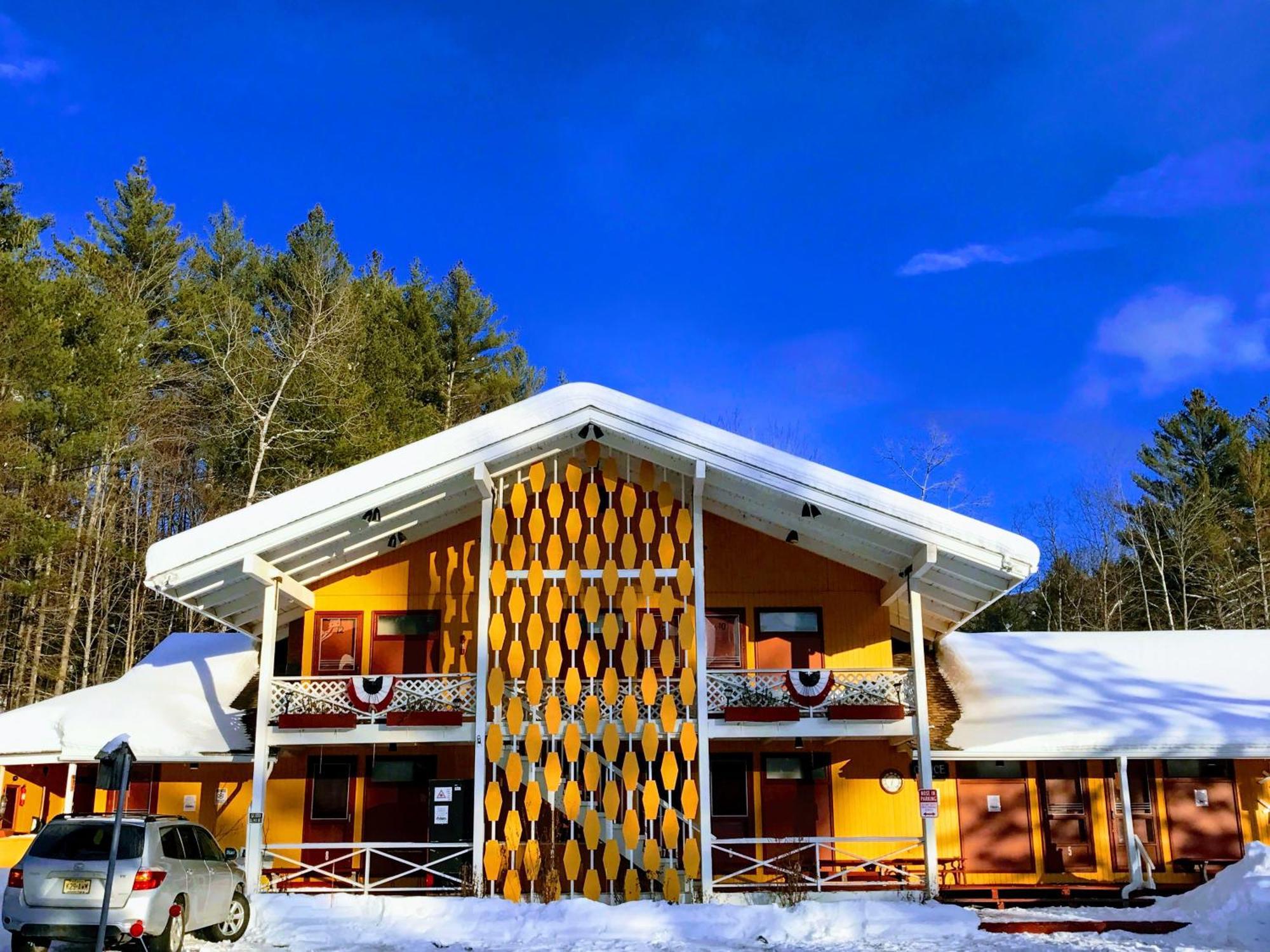 Londonderry Snowdon Chalet Motel מראה חיצוני תמונה